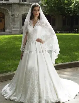 Най-разпространяван бяла сватбена рокля с дълъг ръкав, дълбоко V-образно деколте, с цип отзад на панделка, лейси апликация от тафта, сватбена рокля
