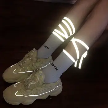 Нови Замазанные Светлоотразителни Дантелен Блясък Чорапи за Жените, Памучни Модни Забавни Стръмни Светещи Дълги Чорапи, Госпожа Интересен Подарък