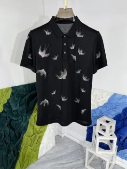 Лято 2023, европейски стил, е абсолютно нова дизайнерска мъжки ежедневни риза с къси ръкави с диаманти с високо качество C871